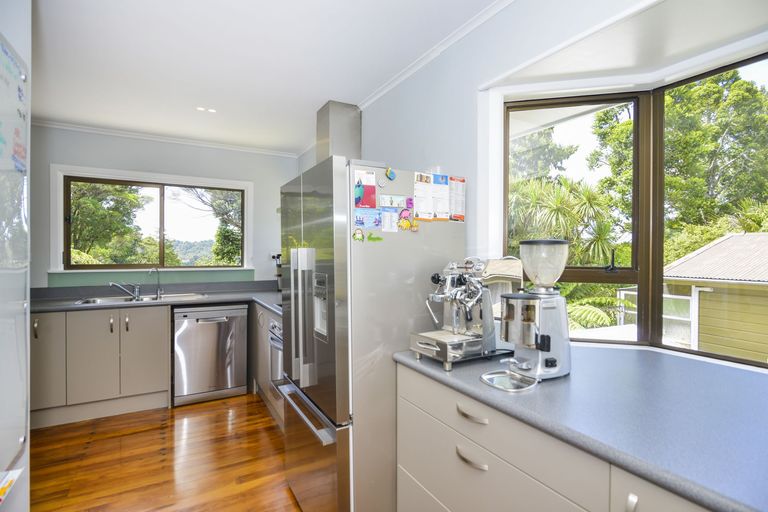 Photo of property in 22 Rimutaka Place, Titirangi, Auckland, 0604