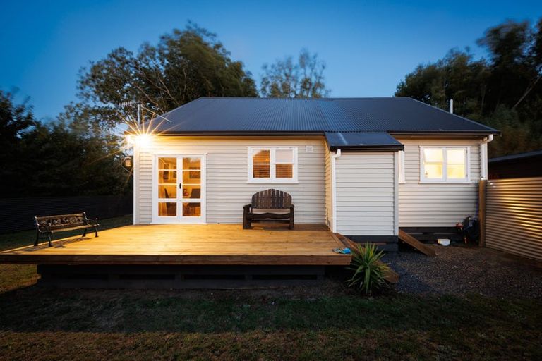 Photo of property in 71d Avenue Road, Foxton, 4814