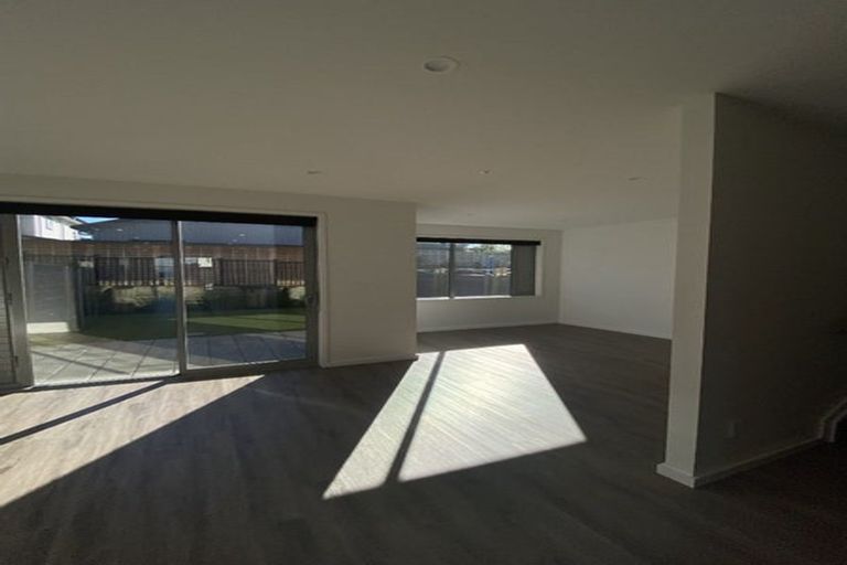 Photo of property in 5 Gunn Way, Hobsonville, Auckland, 0616
