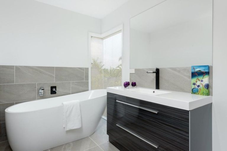 Photo of property in 74 Little John Drive, Bellevue, Tauranga, 3110