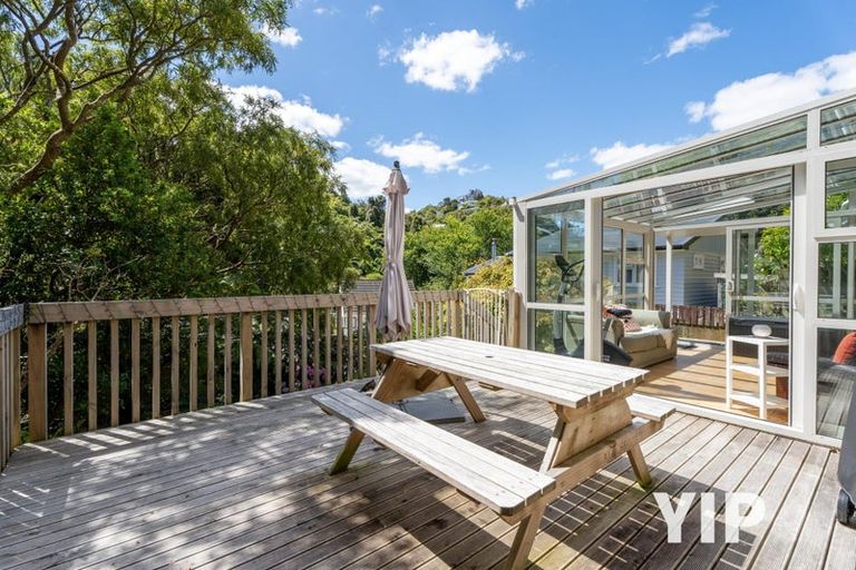 Photo of property in 74 Newlands Road, Newlands, Wellington, 6037