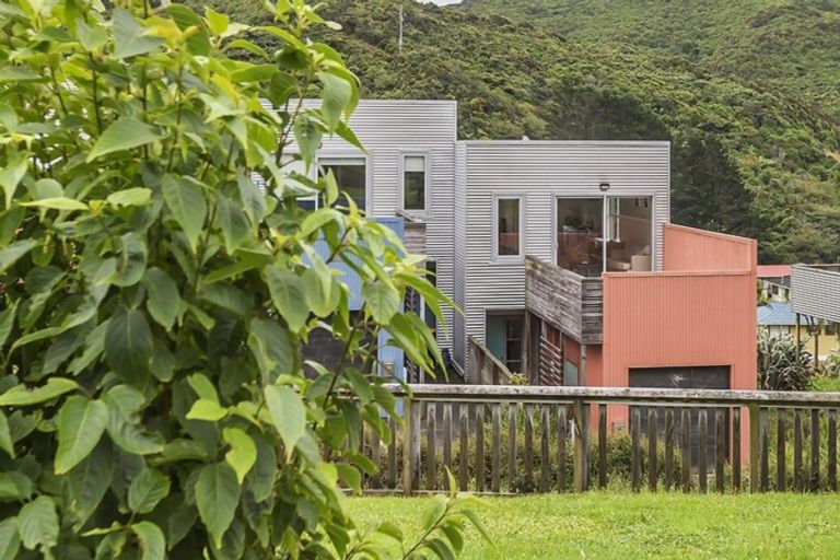 Photo of property in 34 Saddleback Grove, Karori, Wellington, 6012