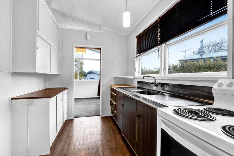 Photo of property in 13 Newbury Place, Waitara, 4320