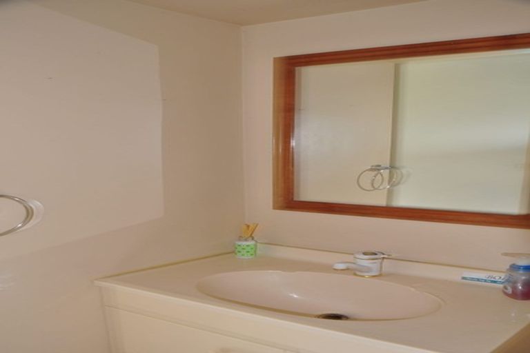 Photo of property in 129 Kia Ora Road, Beach Haven, Auckland, 0626