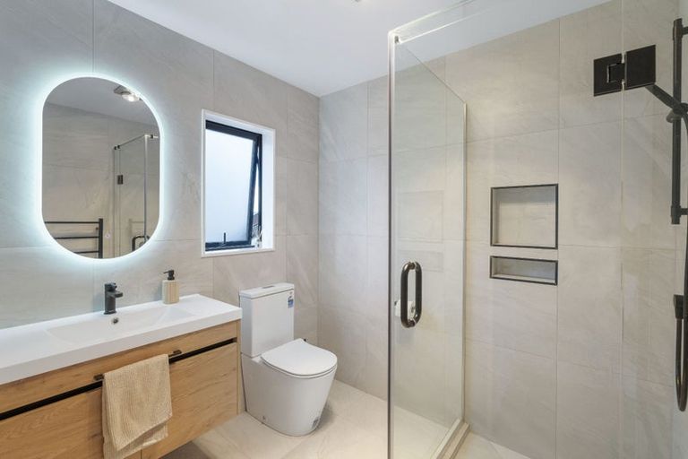 Photo of property in 16 James Laurie Street, Henderson, Auckland, 0612