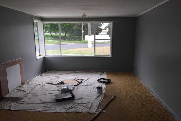 Photo of property in 35 Landon Avenue, Mangere East, Auckland, 2024