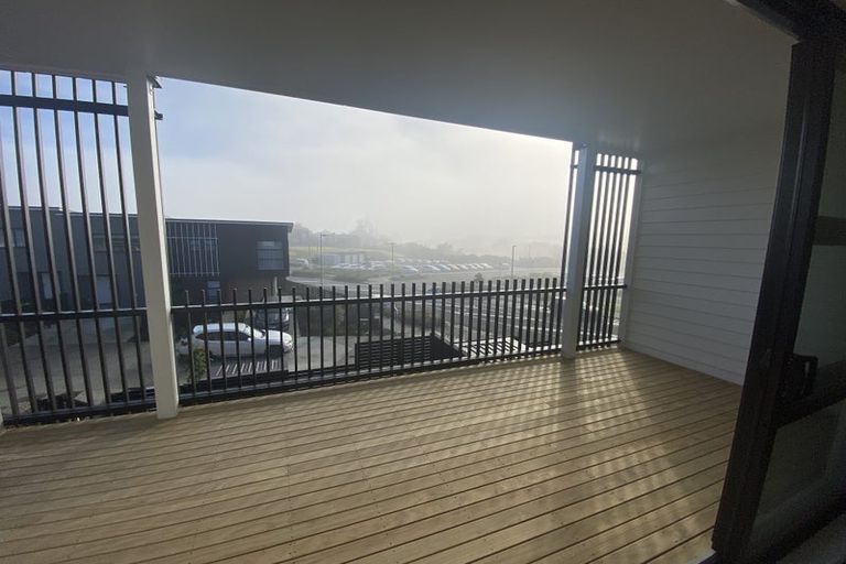 Photo of property in 28 Raranga Lane, Hobsonville, Auckland, 0616