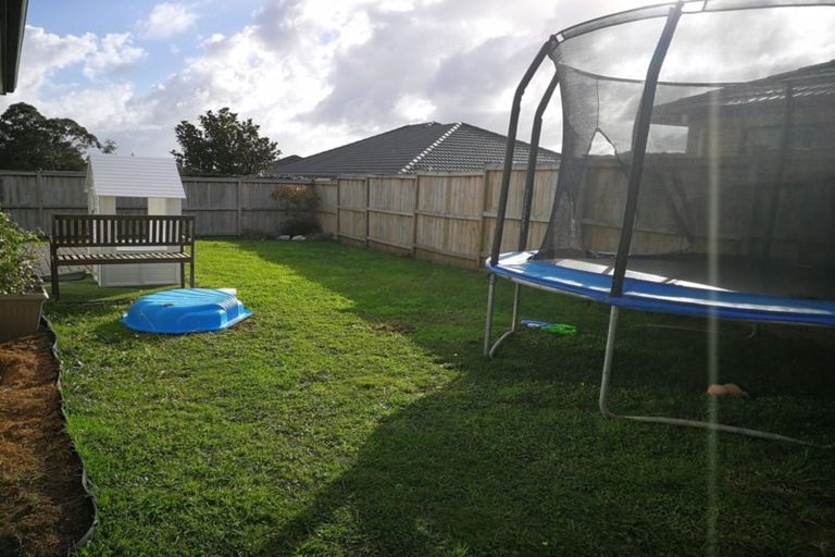 Photo of property in 4 Pohue Avenue, Huapai, Kumeu, 0810