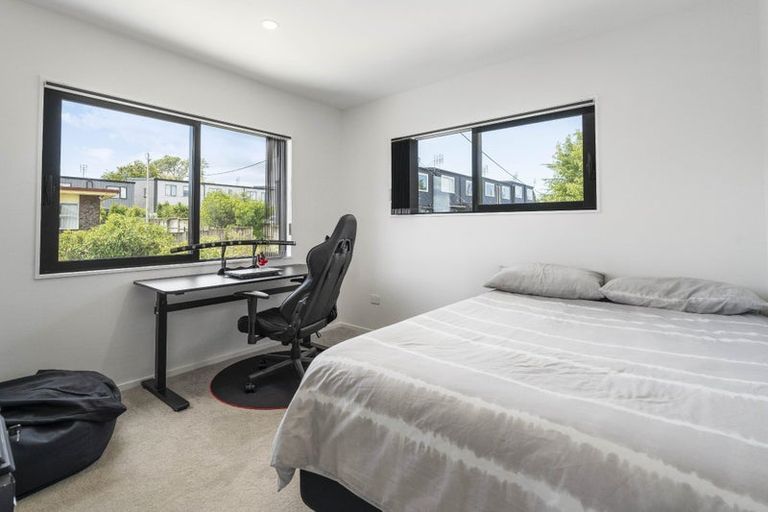 Photo of property in 16 James Laurie Street, Henderson, Auckland, 0612