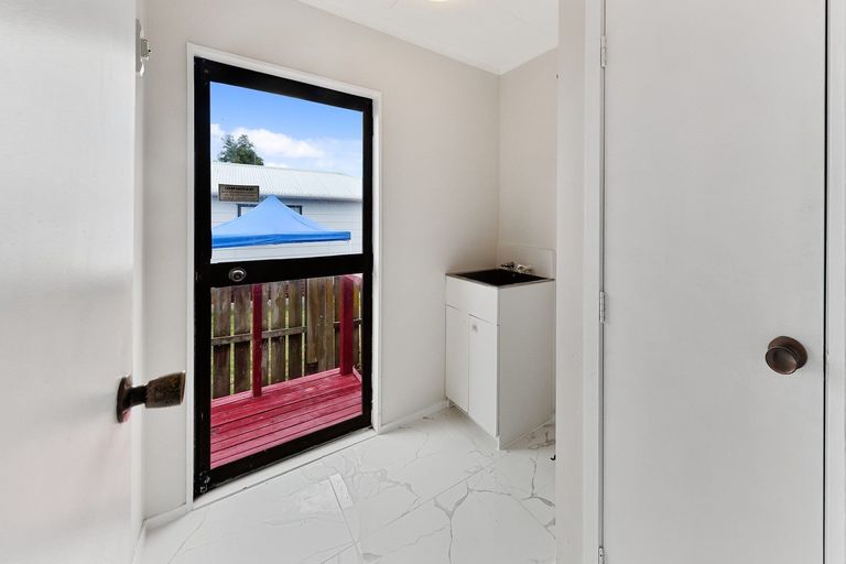 Photo of property in 17 Ballance Avenue, Papatoetoe, Auckland, 2104