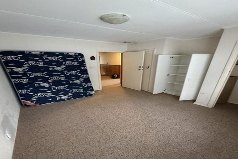 Photo of property in 81 Kenmore Street, Newlands, Wellington, 6037