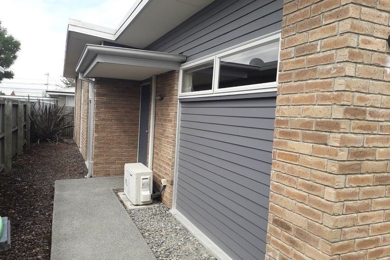 Photo of property in 53 Lyndon Street, Riccarton, Christchurch, 8041