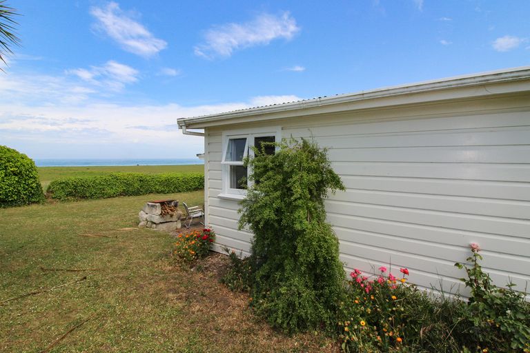 Photo of property in 726 Beach Road, Kakanui, Oamaru, 9495