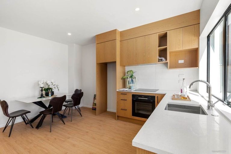 Photo of property in 32a/7 Westgate Drive, Massey, Auckland, 0614