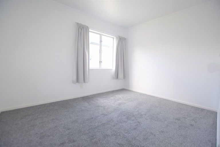 Photo of property in 46 Hindmarsh Street, Henderson, Auckland, 0612