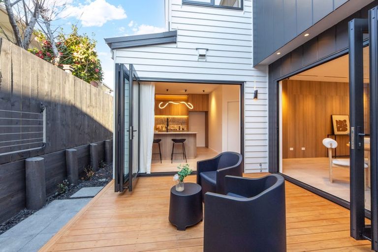 Photo of property in 4c Lyford Crescent, Sunnynook, Auckland, 0620