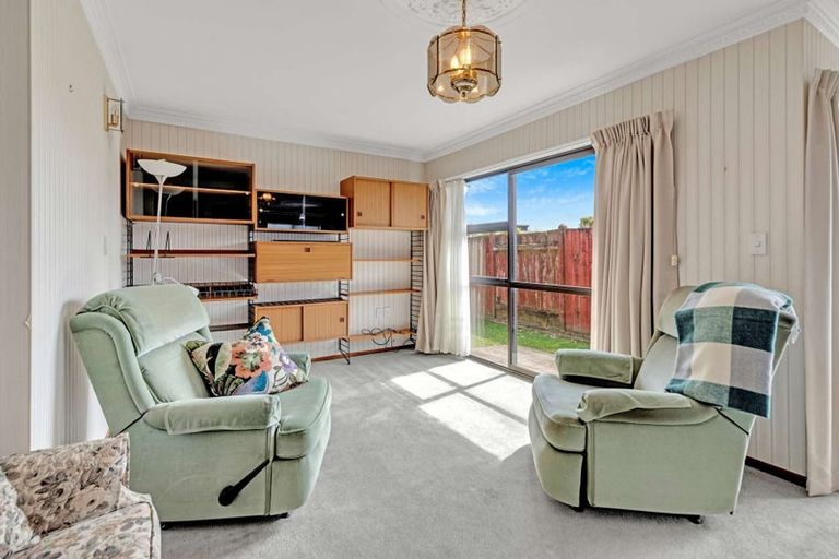 Photo of property in 1/102 Roy Street, Palmerston North, 4410