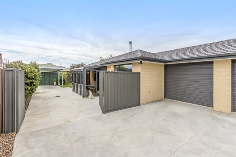 Photo of property in 14 Lamorna Road, Parklands, Christchurch, 8083