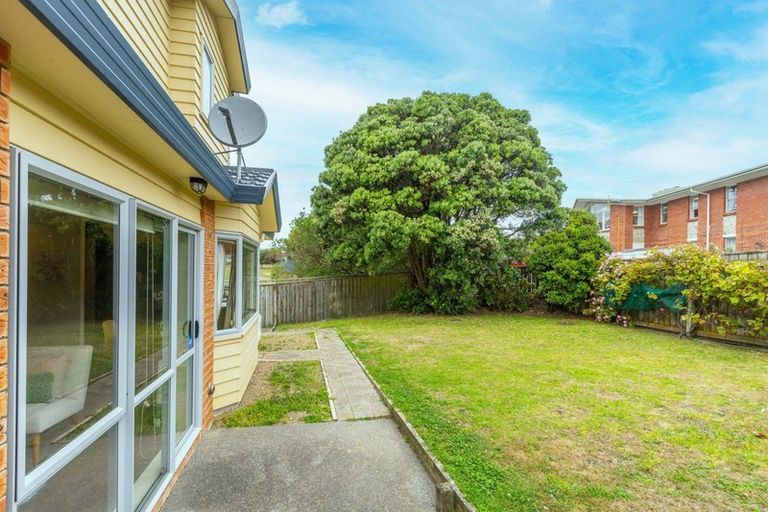 Photo of property in 2 Pohutukawa Grove, Titahi Bay, Porirua, 5022