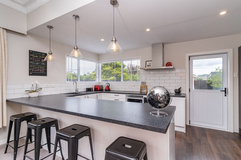 Photo of property in 10 Hargest Crescent, Saint Kilda, Dunedin, 9012