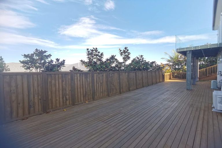 Photo of property in 1004a East Coast Road, Northcross, Auckland, 0630