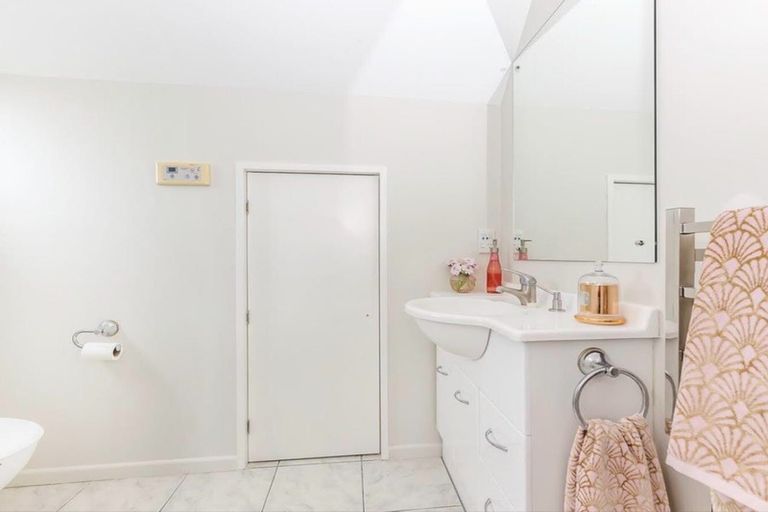 Photo of property in 13 Mallard Grove, Churton Park, Wellington, 6037