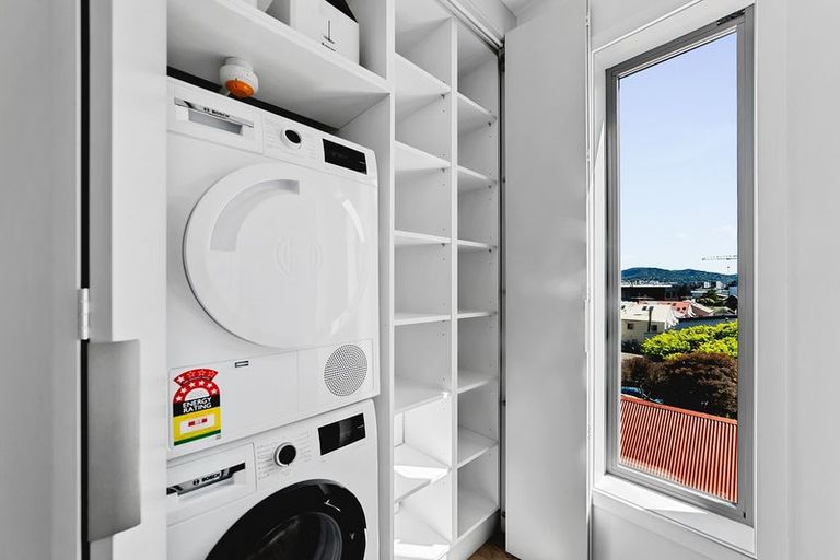 Photo of property in 12 Hugh Street, Mount Cook, Wellington, 6021