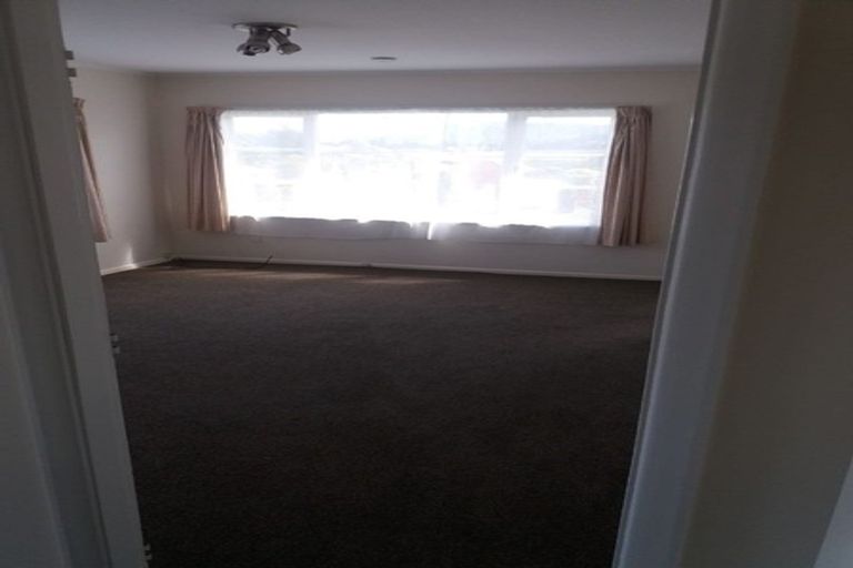 Photo of property in 27 Fraser Street, Wainuiomata, Lower Hutt, 5014