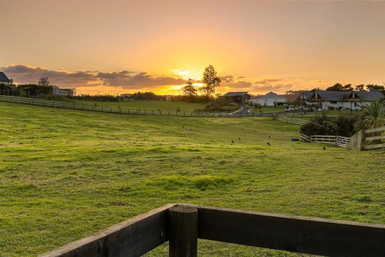 Photo of property in 20 Diamond Lane, Riverhead, Albany, 0793