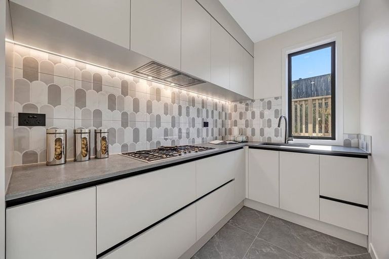 Photo of property in 8 Koheru Place, Long Bay, 0630