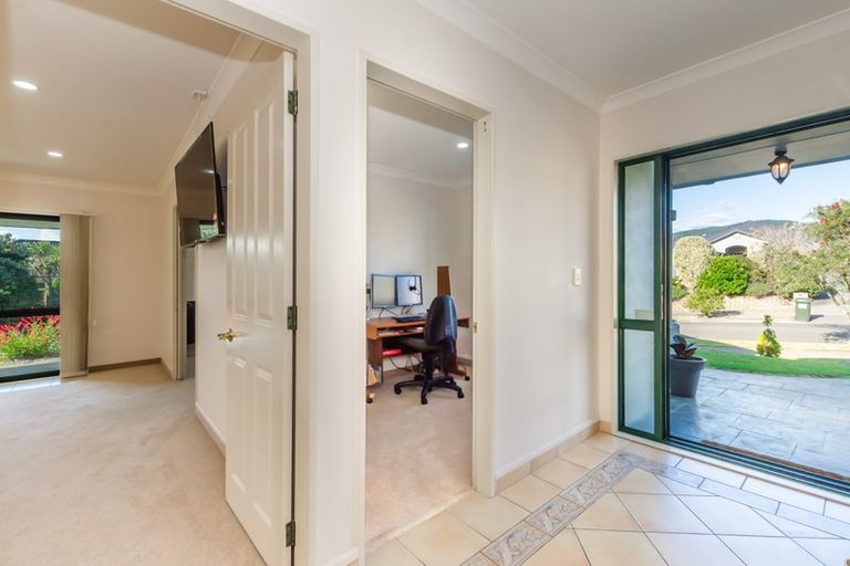 Photo of property in 2 Millennium Hill, Paraparaumu, 5032