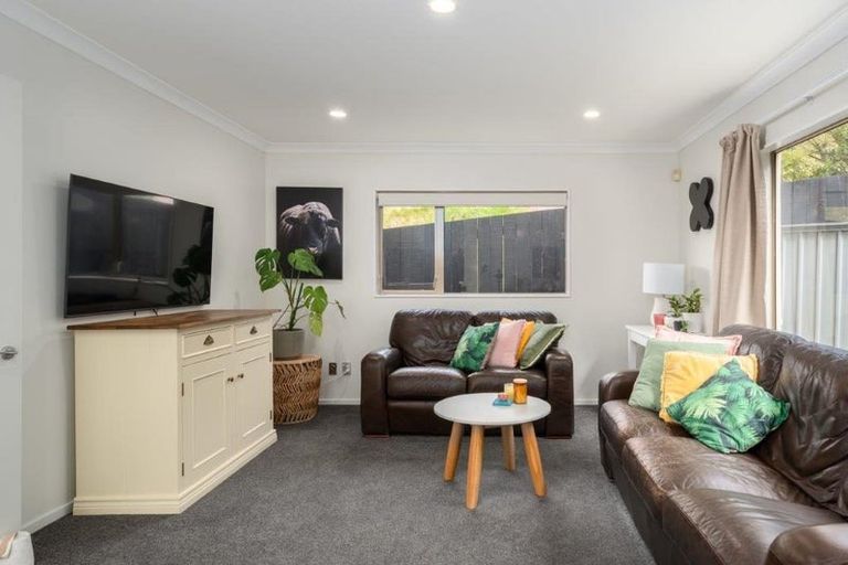 Photo of property in 50 Erlestoke Crescent, Churton Park, Wellington, 6037