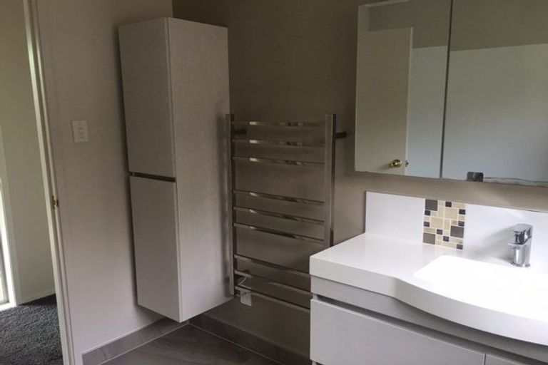 Photo of property in 1/85 Sunnybrae Road, Hillcrest, Auckland, 0627