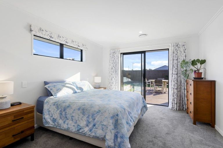 Photo of property in 17 Chimango Place, Rolleston, 7615