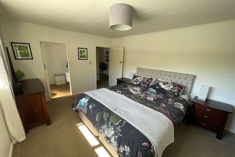Photo of property in 11 Randall Place, Hospital Hill, Napier, 4110