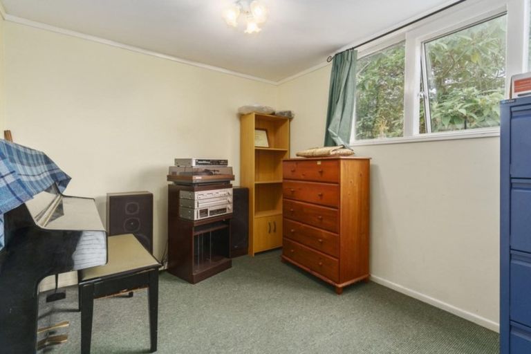 Photo of property in 80 Chislehurst Street, Henderson, Auckland, 0612
