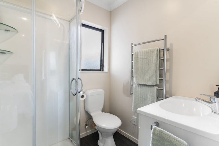 Photo of property in 136 Lynwood Road, New Lynn, Auckland, 0600