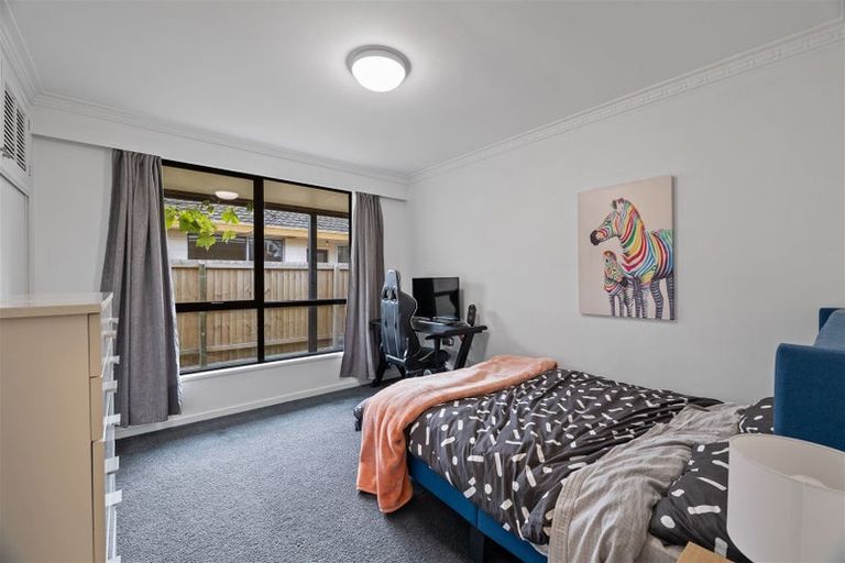 Photo of property in 443 Mairehau Road, Parklands, Christchurch, 8083