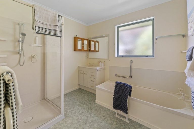 Photo of property in 21 Duffy Place, Stoke, Nelson, 7011