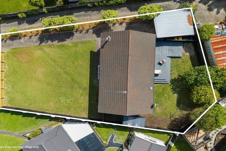 Photo of property in 5 Moxham Grove, Massey, Auckland, 0614