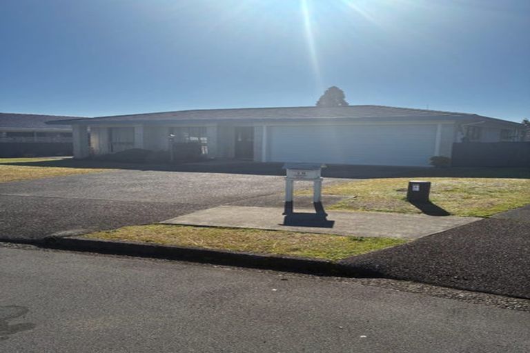 Photo of property in 10 The Spinney, Pahurehure, Papakura, 2113
