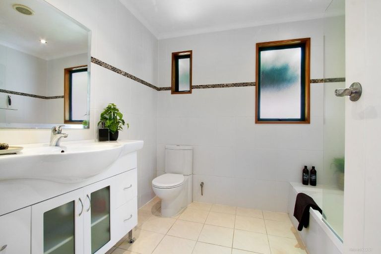 Photo of property in 193a Godley Road, Titirangi, Auckland, 0604