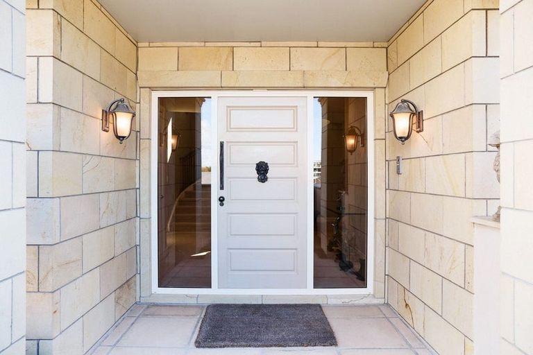 Photo of property in 1 Edgecumbe Road, Tauranga, 3110