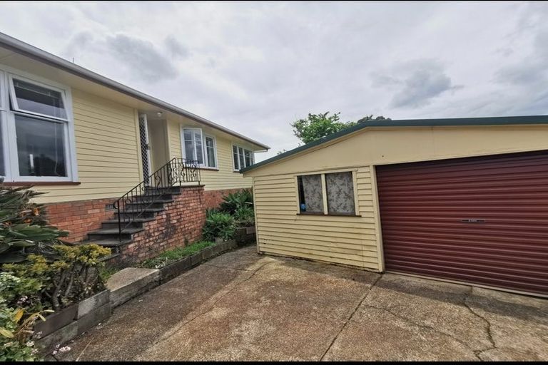 Photo of property in 7 Beaufield Lane, Te Atatu Peninsula, Auckland, 0610