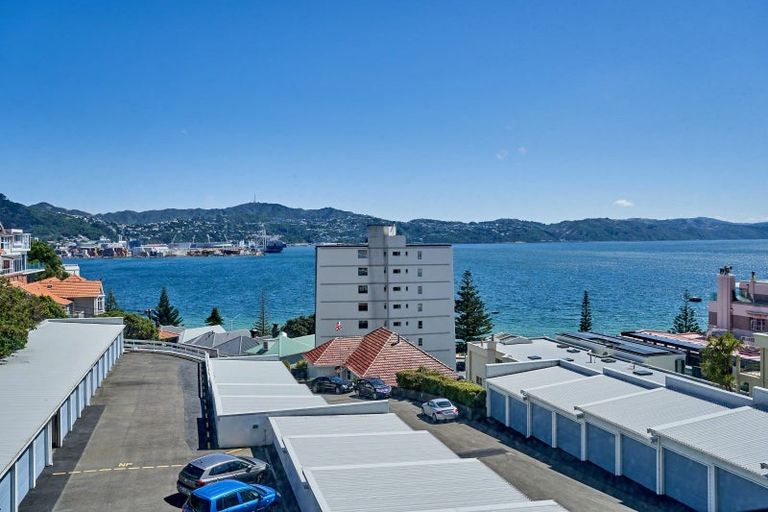Photo of property in Jerningham Apartments, 20 Oriental Terrace, Oriental Bay, Wellington, 6011