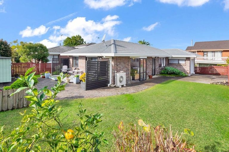 Photo of property in 2/4 Spring Grove, Henderson, Auckland, 0612