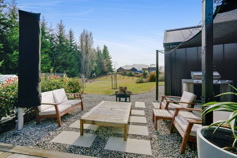 Photo of property in 19 Glenaray Crescent, Wanaka, 9305