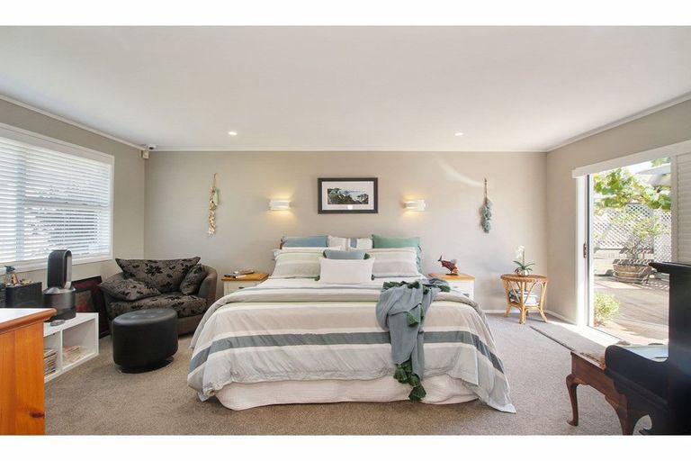 Photo of property in 7 Taynith Place, Glenfield, Auckland, 0629