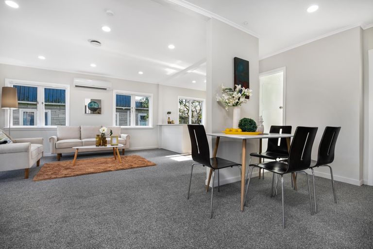 Photo of property in 1/52 Takanini Road, Takanini, 2112