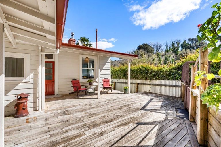 Photo of property in 95 Milton Road, Bluff Hill, Napier, 4110